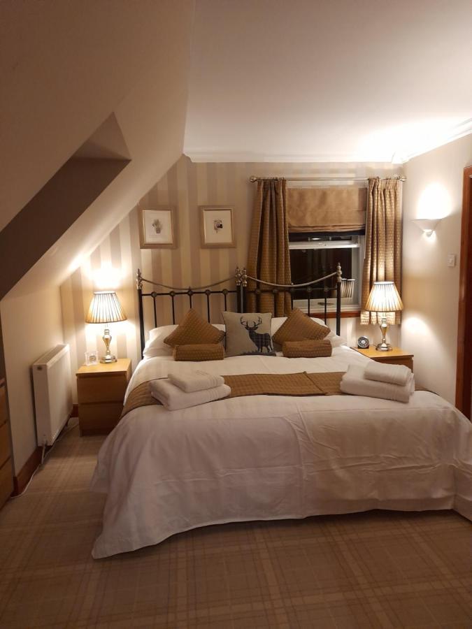 Dalcraig House B&B บัลลาคูลิช ภายนอก รูปภาพ