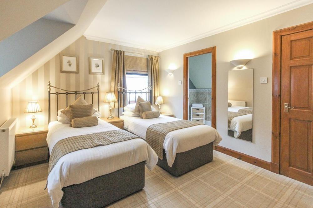 Dalcraig House B&B บัลลาคูลิช ภายนอก รูปภาพ