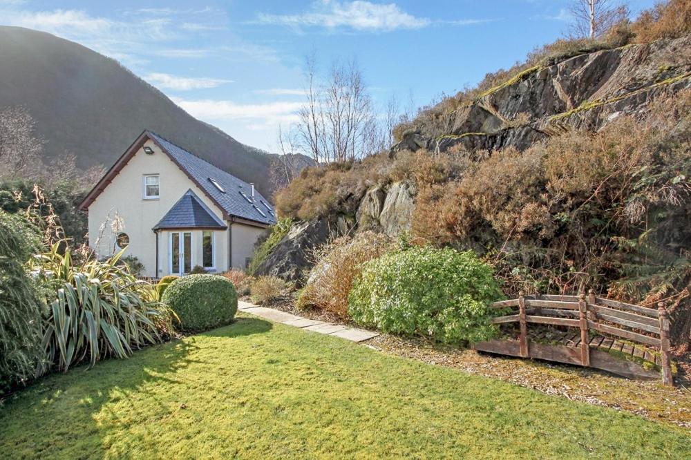 Dalcraig House B&B บัลลาคูลิช ภายนอก รูปภาพ